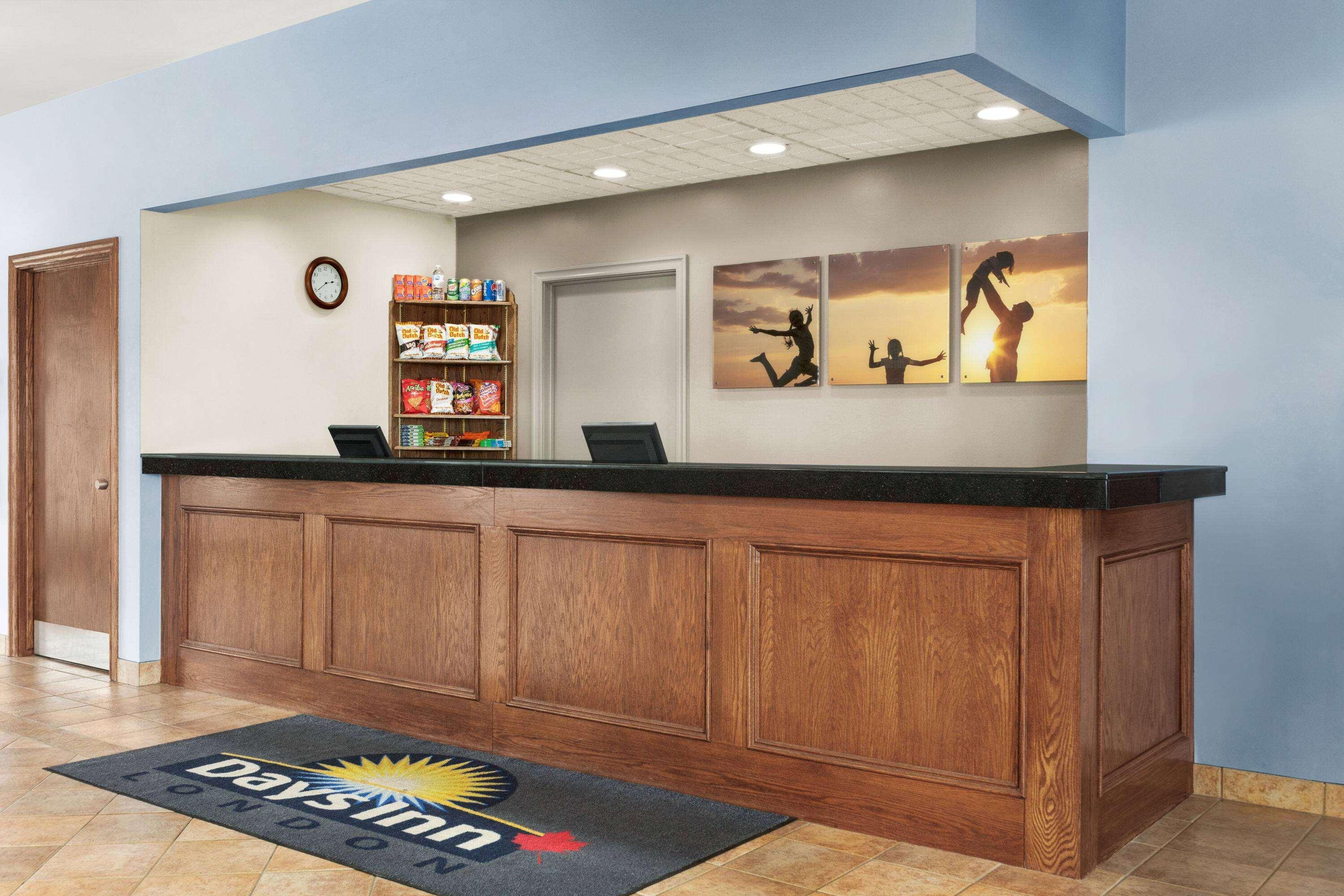 Days Inn By Wyndham Londres Exterior foto